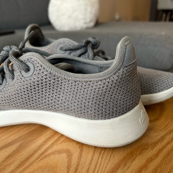 Allbirds Womenβs Tree Runners Sneaker Size 9 - Mist Color with White Sole - Picture 14 of 15